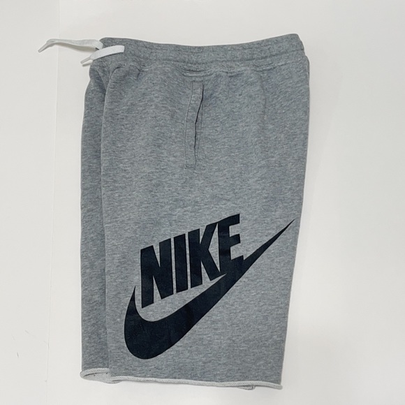 Boys Nike Shorts Large - Picture 9 of 11